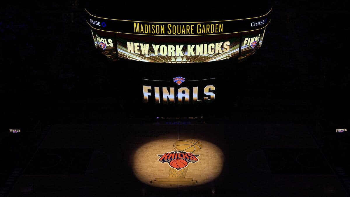 The Knicks Lead The Spurs 2-0