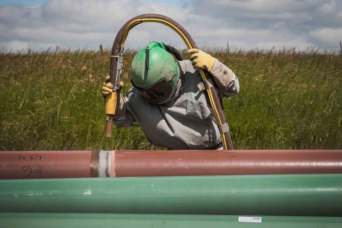 US Army Corps Approves Easement for Dakota Access Pipeline Under Lake