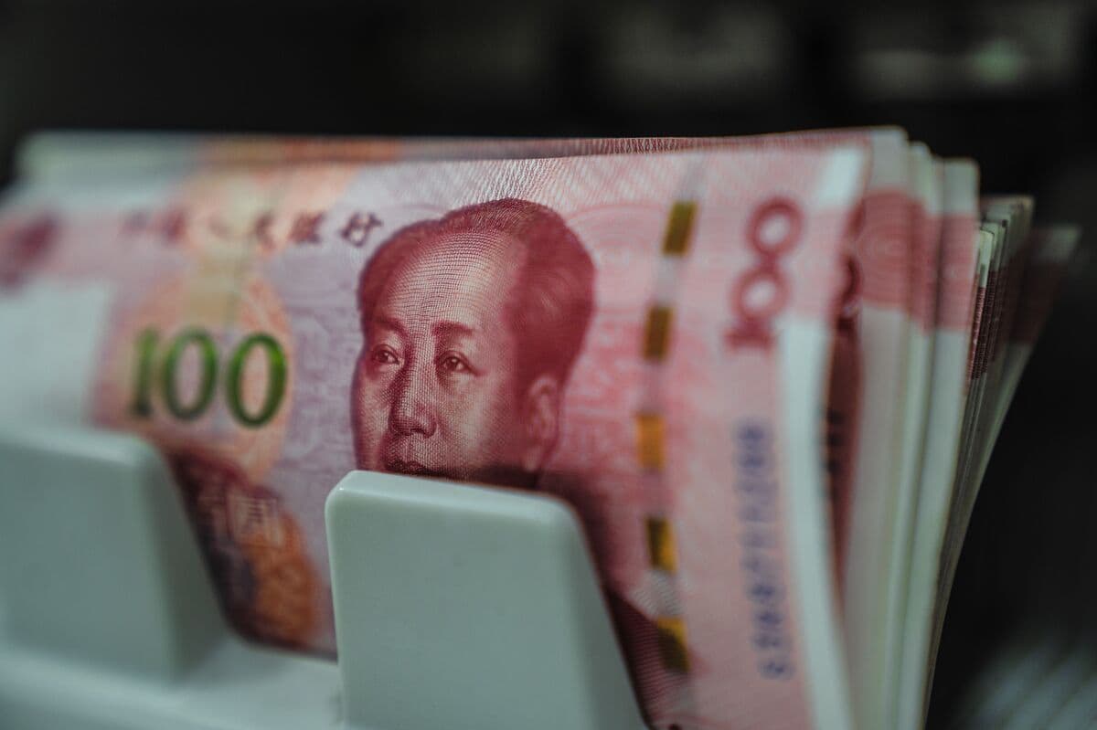 China's Bond Sales Strain Yuan Liquidity in Hong Kong Amid Quarter-End Demand