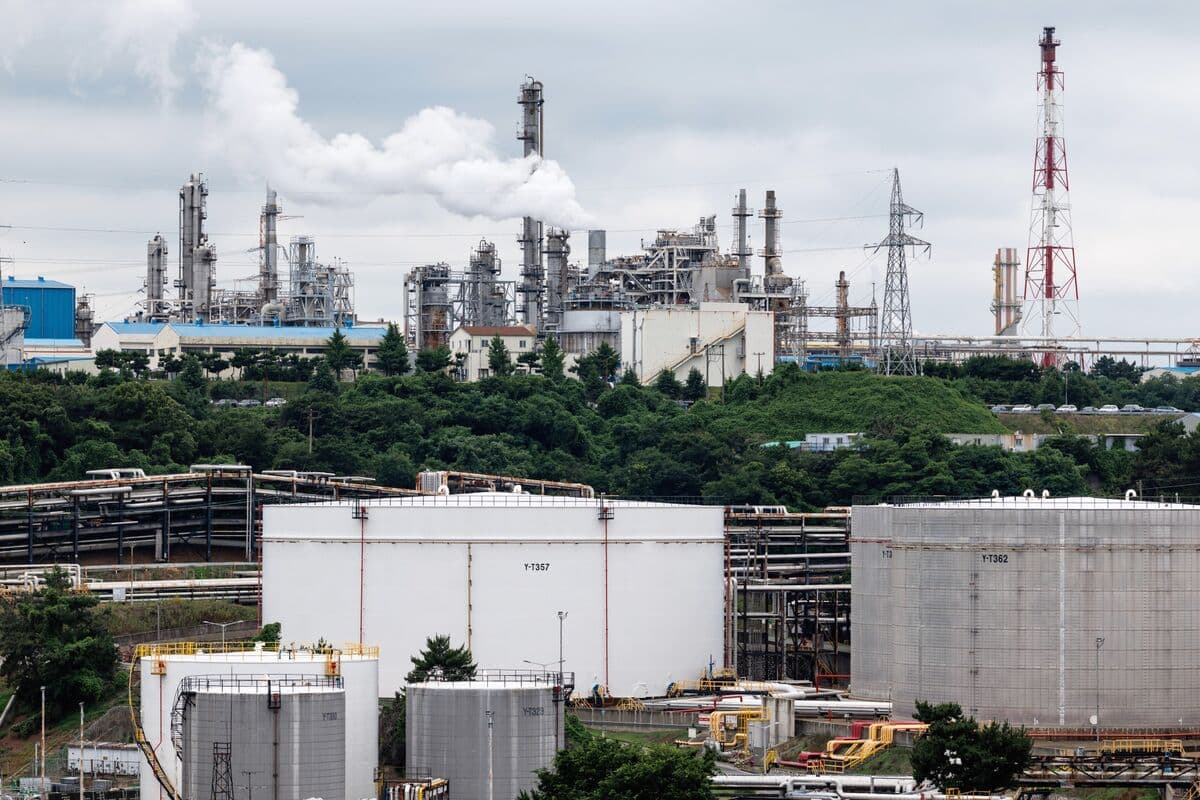 Refined Fuel Markets Face Increasing Tightness Amid Crude Price Stabilization