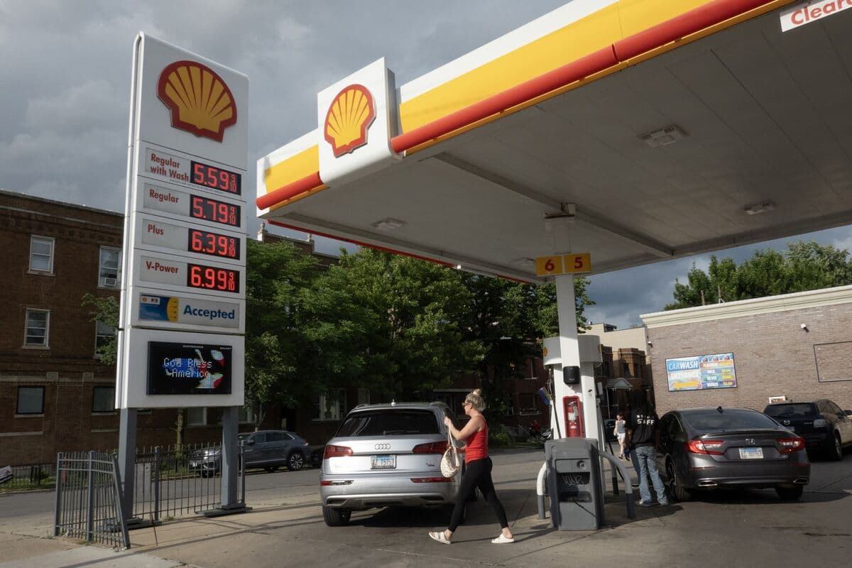Prospects for $3 Gasoline Depend on Replenishing Oil Stockpiles