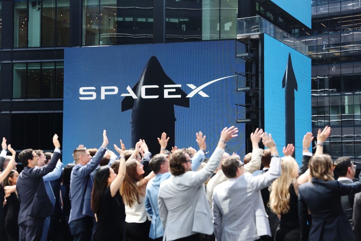 SpaceX Begins Marketing Its First Investment-Grade Bond Sale
