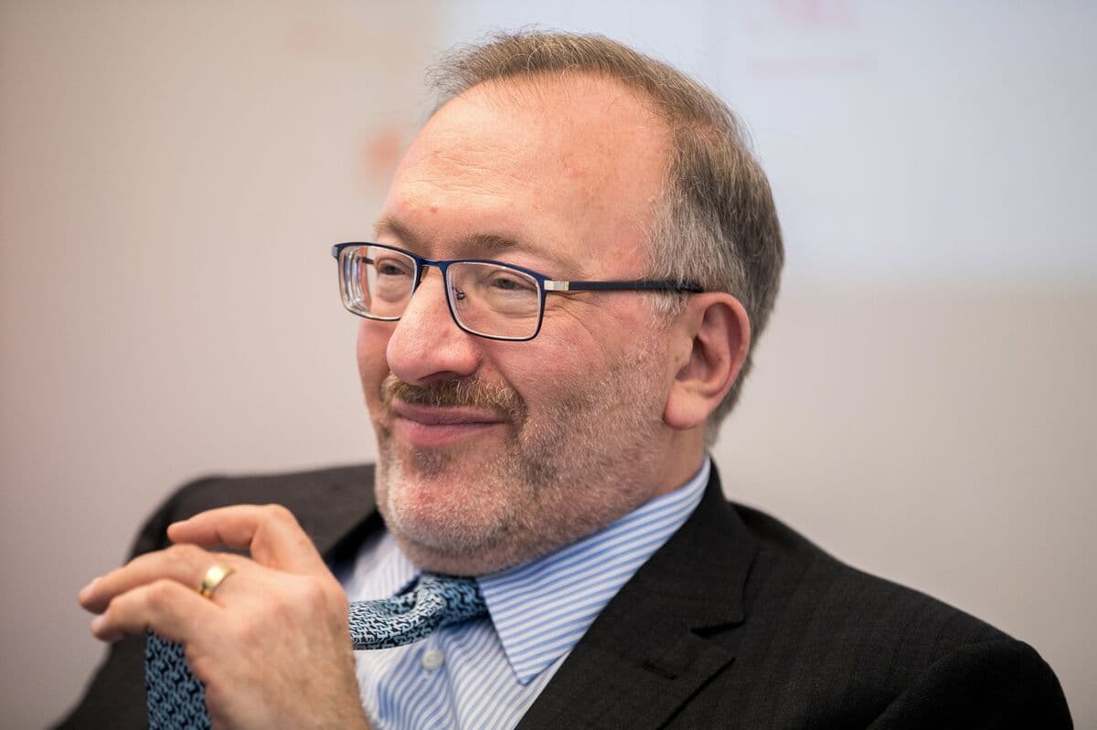 Seth Klarman and Man Group Identify Opportunities in Brazil's Distressed Bonds