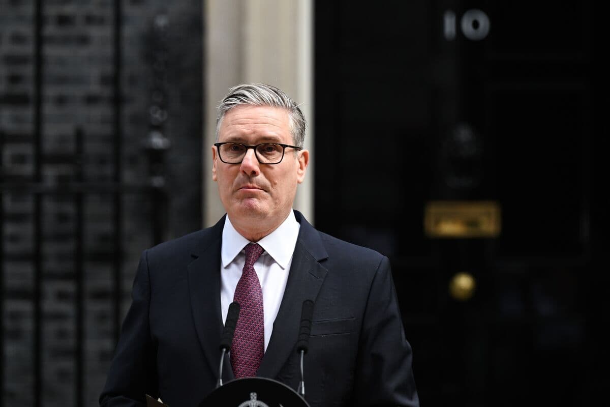 UK Prime Minister Keir Starmer Resigns, Gilts Steady and Pound Declines