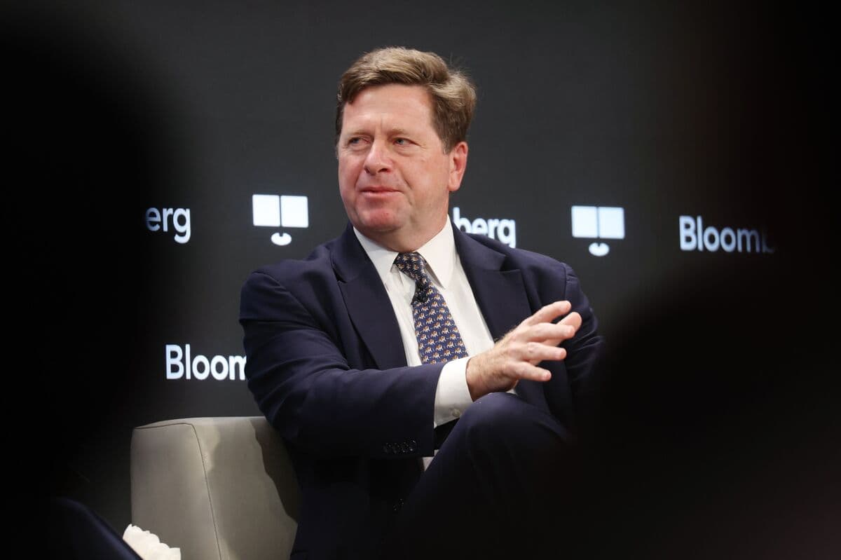 Trump Enlists Wall Street Lawyer Jay Clayton Amid Pulte Controversy