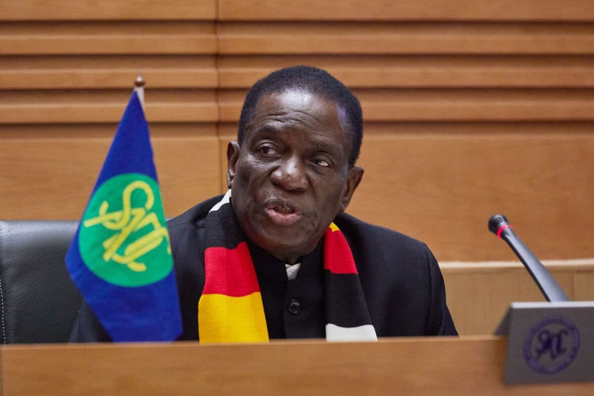 Zimbabwean Lawmakers Approve Two-Year Extension for President Mnangagwa