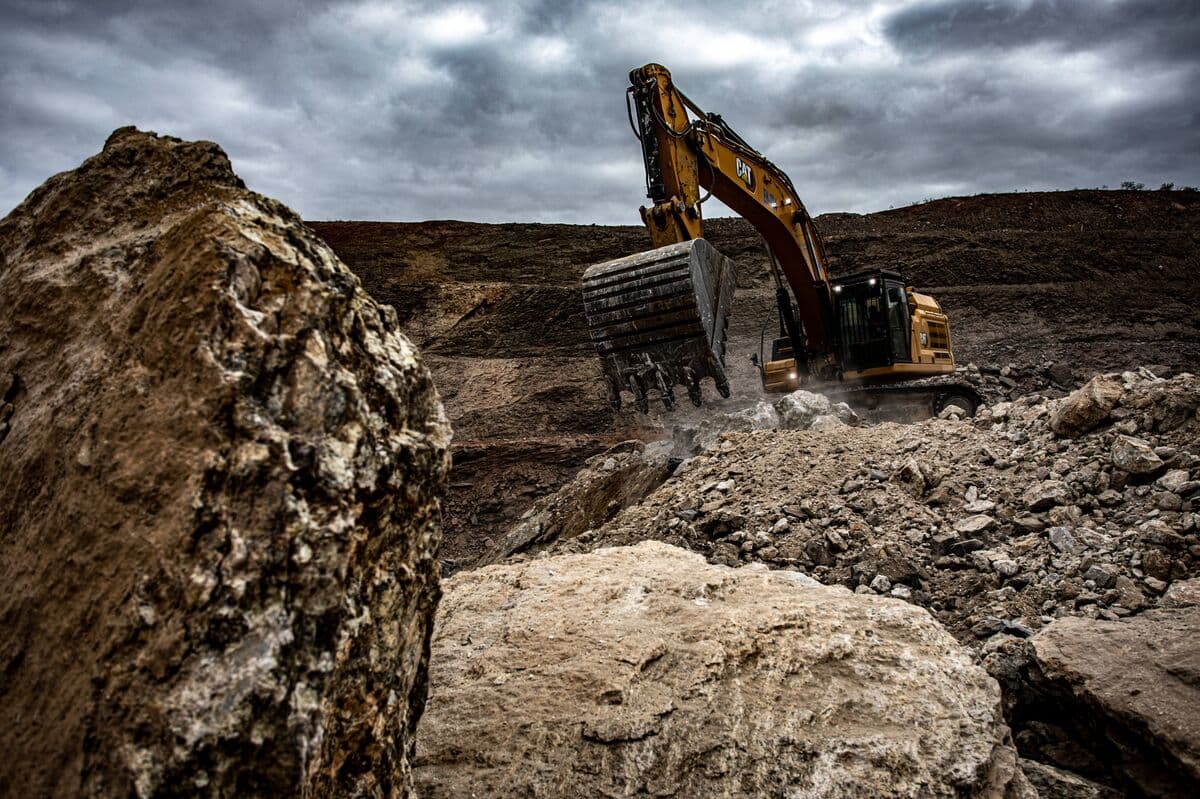 USA Rare Earth Challenges MP Materials Lawsuit Amid Intensifying Competition