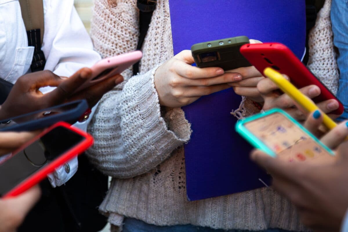 European Union to Propose Law Limiting Children's Access to Social Media
