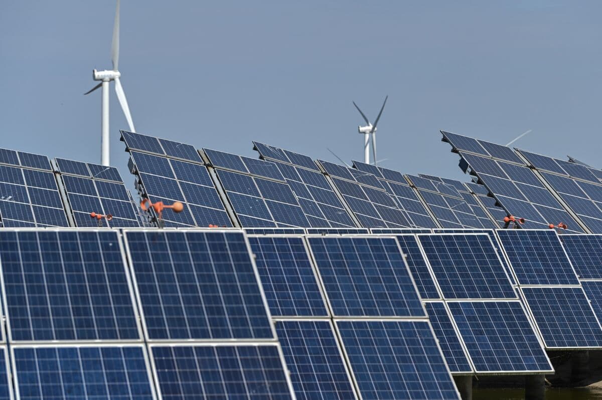 EDF Plans to Divest Chinese Renewable Energy Assets Amid Nuclear Focus