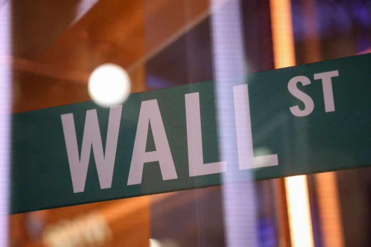 Investors Drive AI Trading, Increasing Stock Market Volatility This Summer
