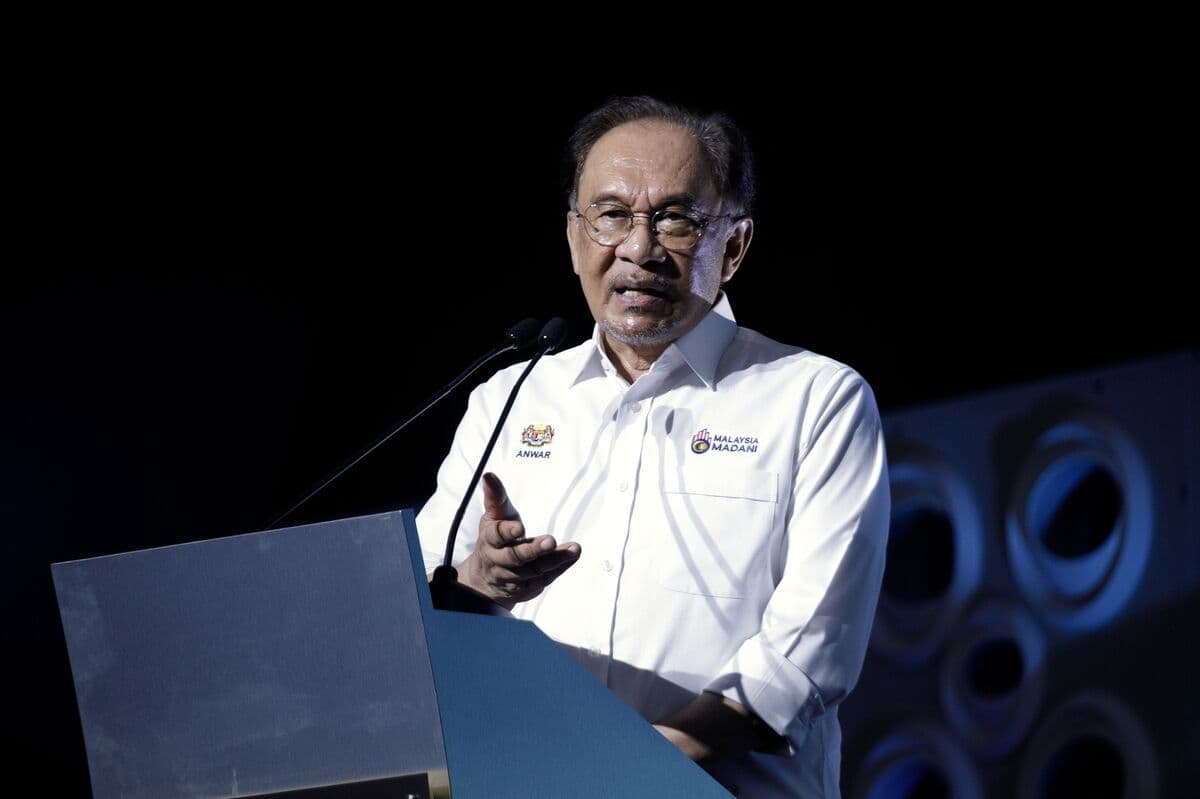 Anwar Ibrahim's Party Exits Malacca Government Amid Disagreements with Ally