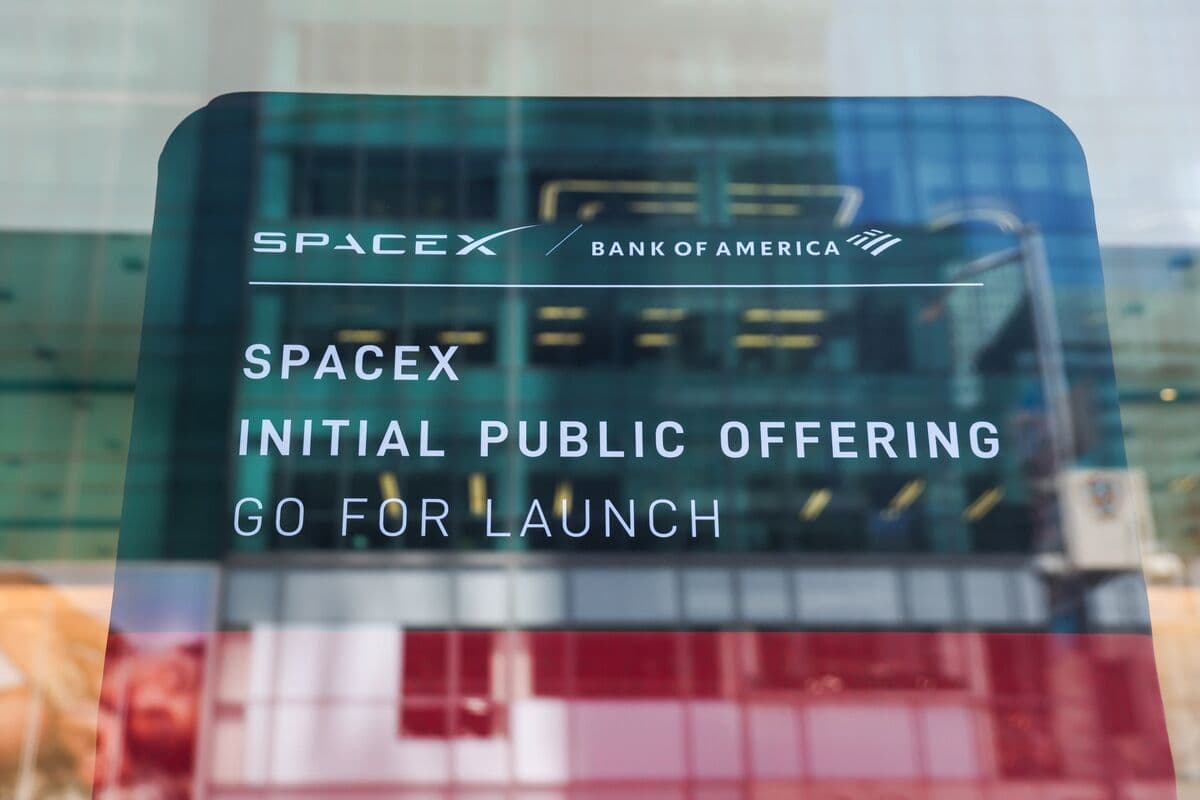 Evercore Predicts Continued Investor Enthusiasm Ahead of SpaceX's Market Debut