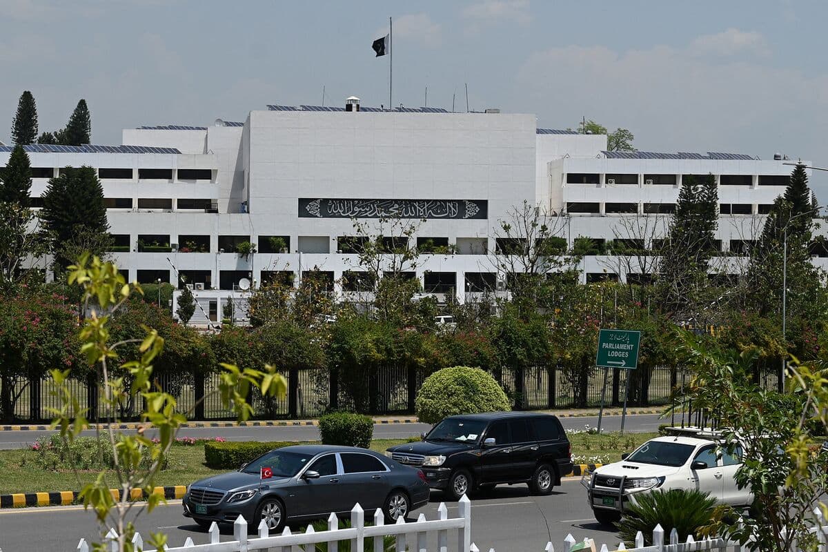 Pakistan Delays Annual Budget Presentation Again, Raising Concerns