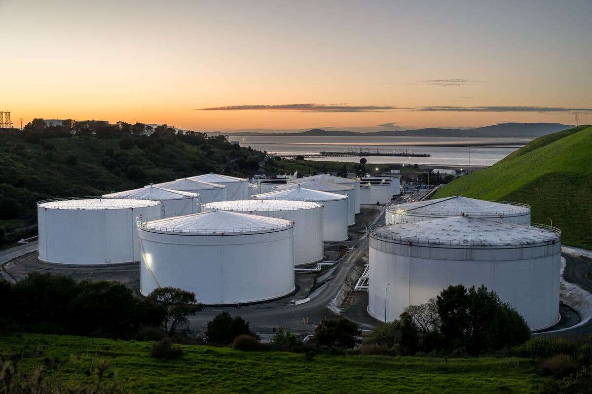 US Officials Have Discussed Trading Oil Futures, Burgum Says