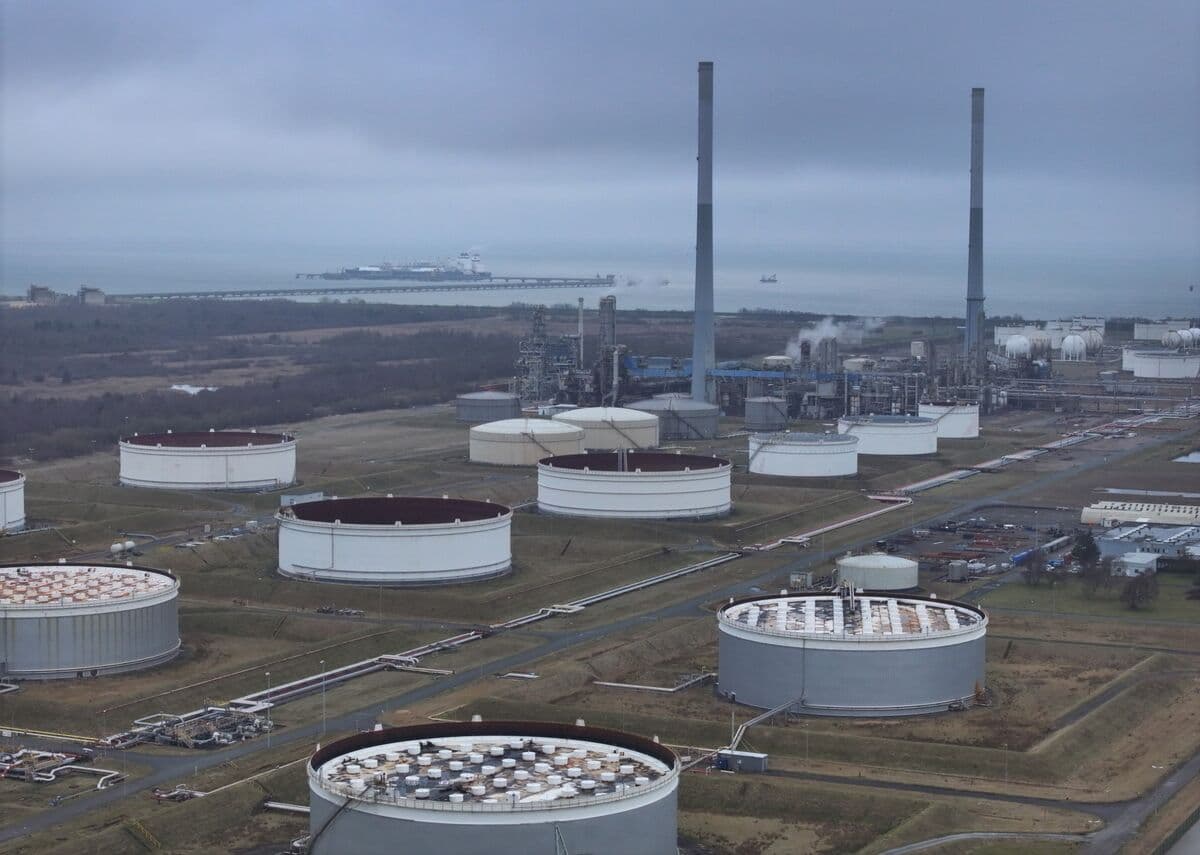 Germany's Gas Storage Levels Raise Concerns Ahead of Winter Amid Supply Issues
