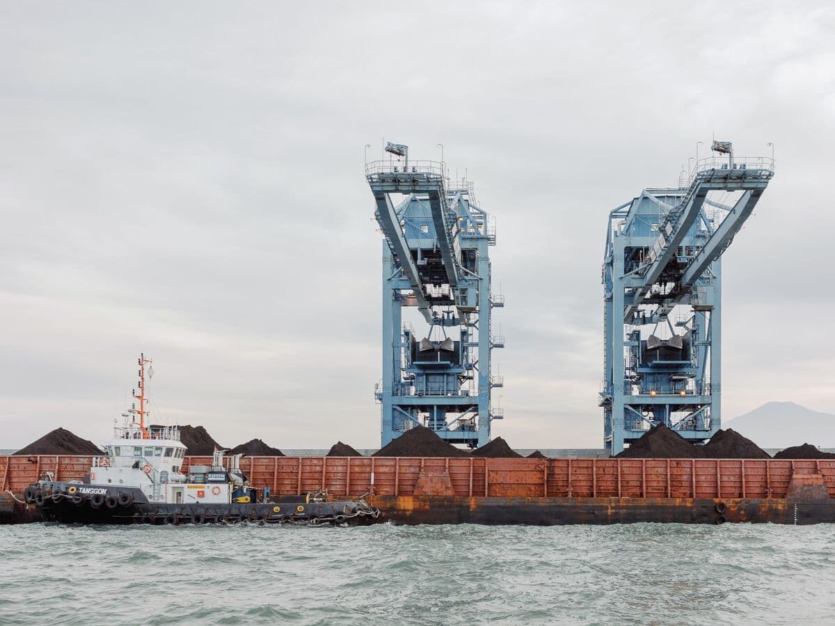 Indonesia's New Export Policy Disrupts Key Commodity Industries