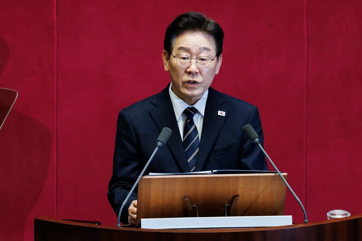 South Korea's President Lee Calls for Limits on Labor Actions Amid Samsung Dispute