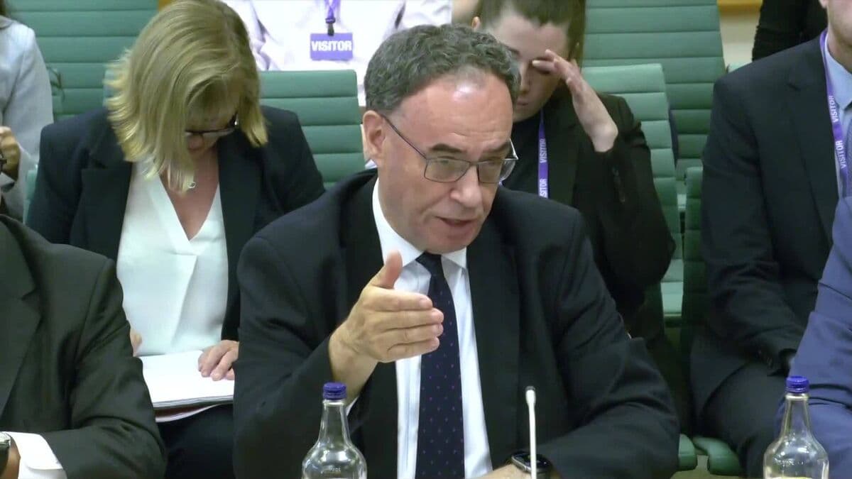 Bailey Warns BOE May Need to Act If AI Stock Bubble Bursts