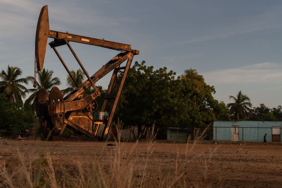Colombia's Oil Companies Seek Opportunities in Venezuela Amid Exploration Ban