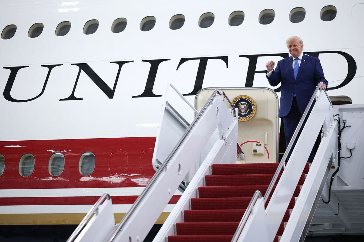 Trump Introduces Upgraded Qatar-Donated Jet as New Air Force One