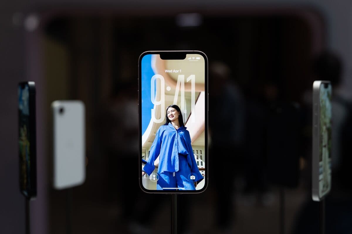 Apple’s Liquid Glass Interface Isn’t Going Anywhere Anytime Soon