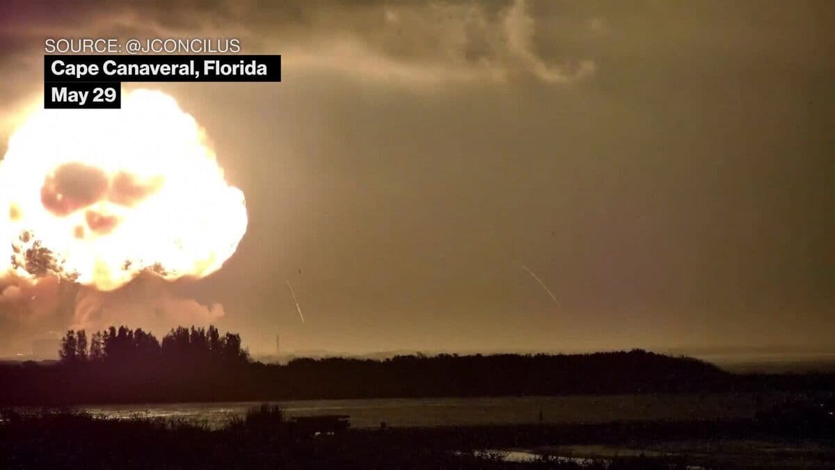 Blue Origin's New Glenn Rocket Explodes During Test on Florida Launchpad