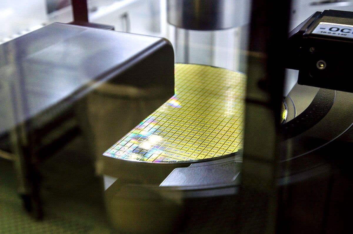 STMicroelectronics Plans $1.5 Billion in Convertible Bonds Following Share Surge