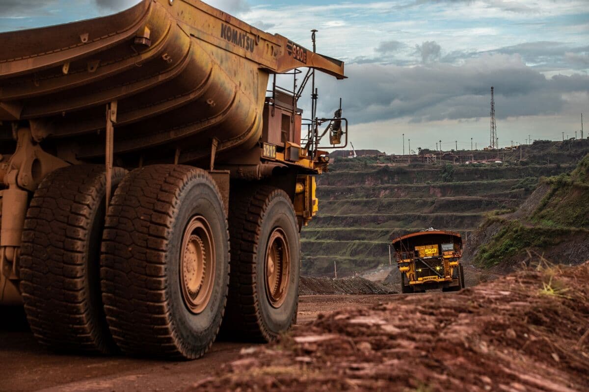 Iron Ore Falls as CMRG Moves to Temporarily Ease Supply Curbs