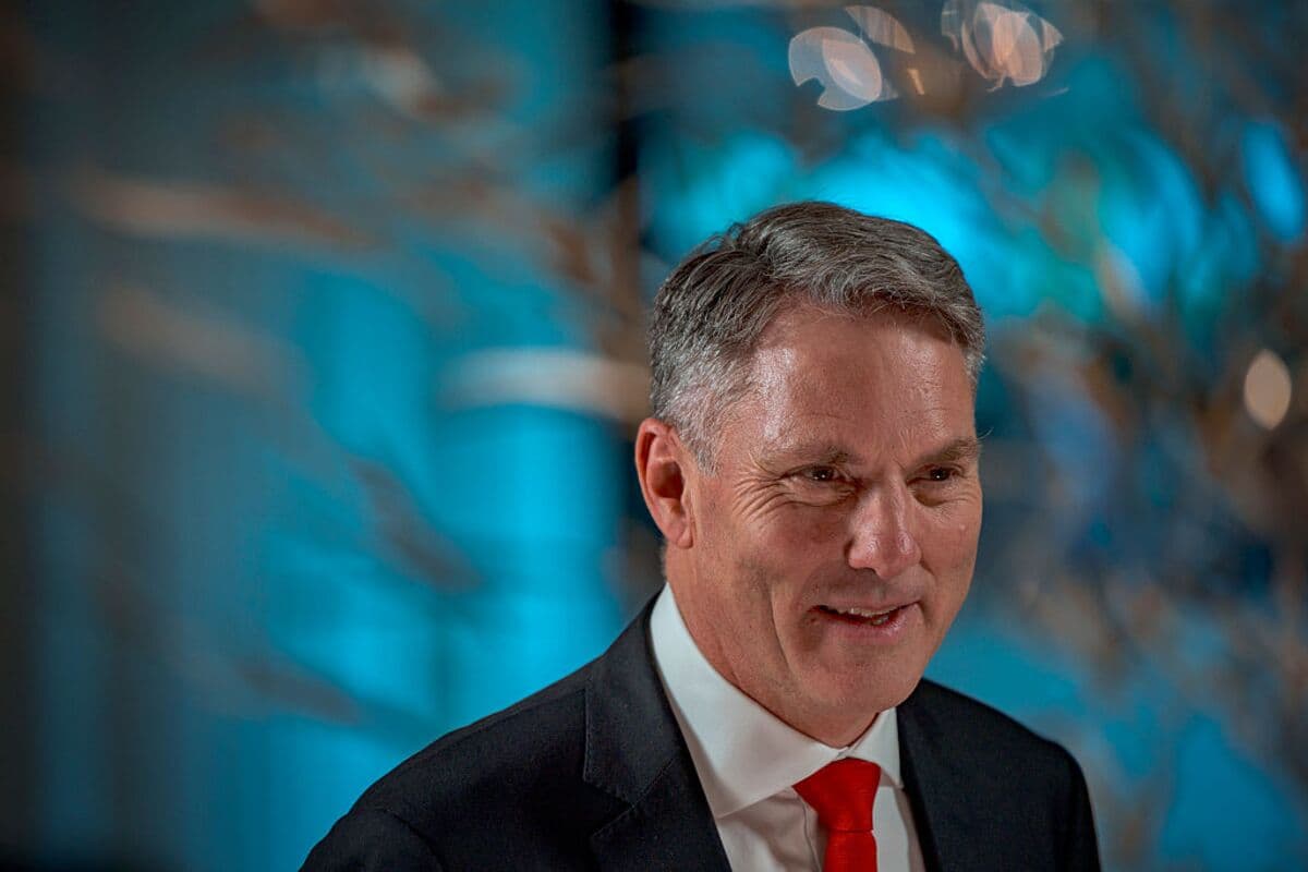Australia's Deputy Prime Minister Defends Defense Spending and Strengthens Ties with Japan