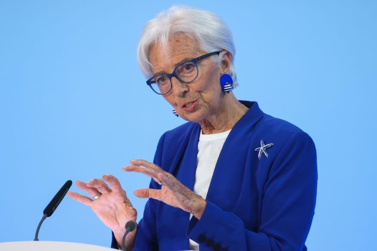 Lagarde Advocates for China's Inclusion in G7 Currency Discussions