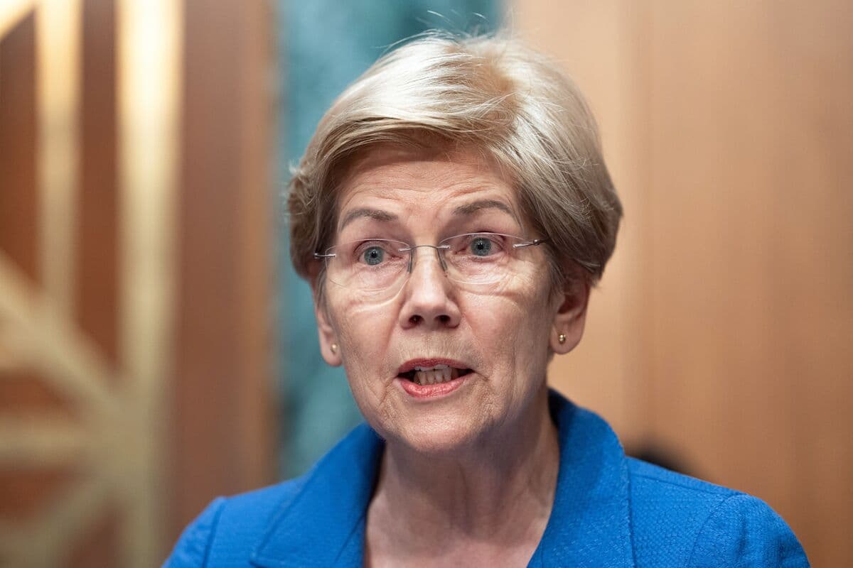Warren Presses SEC on Venezuela Bond Trades Before Maduro Ouster