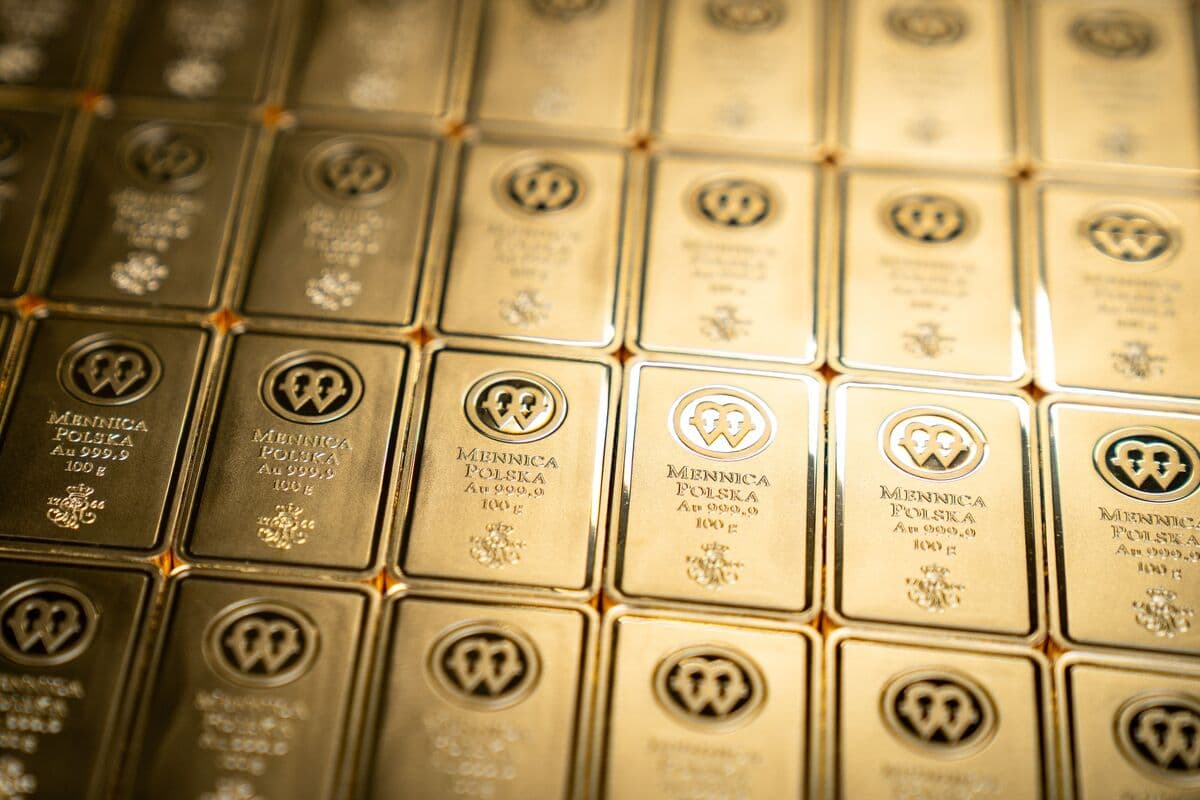 Gold Prices Remain Steady Amid Progress in US-Iran Deal on Oil Flows