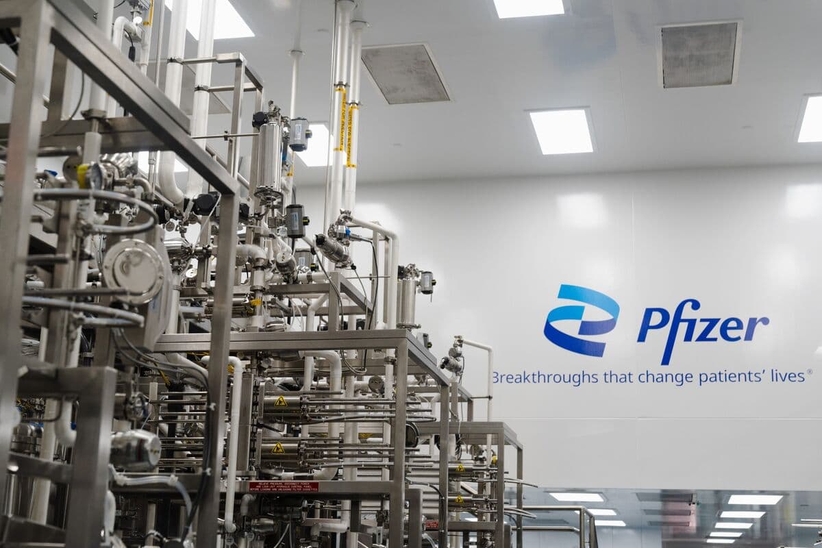 Legal Disputes Over Pfizer Vaccine Impact Air Traffic Agencies in Poland and Romania