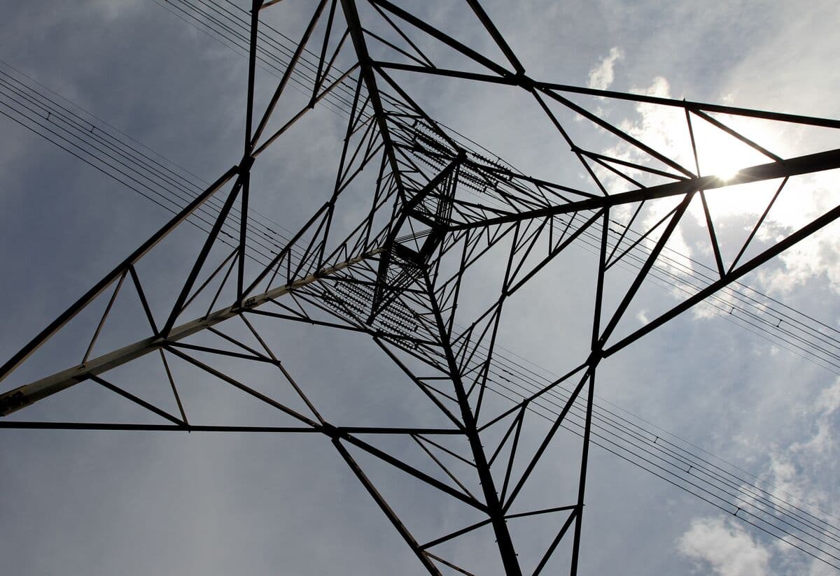 Australian Electricity Spot Prices Rise Due to Calm and Cloudy Weather Conditions