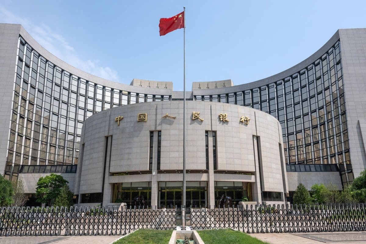Traders Turn to AI to Navigate PBOC's Yuan Currency Policy Uncertainty