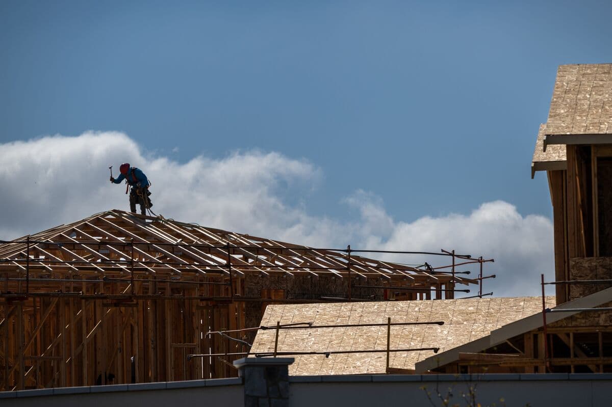 US LBM Reports 82% Decline in Earnings Amid Rising Costs and Weak Demand