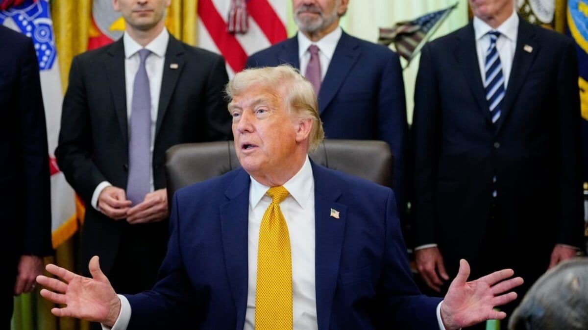 Trump Attributes Lincoln Memorial Pool Issues to Vandalism