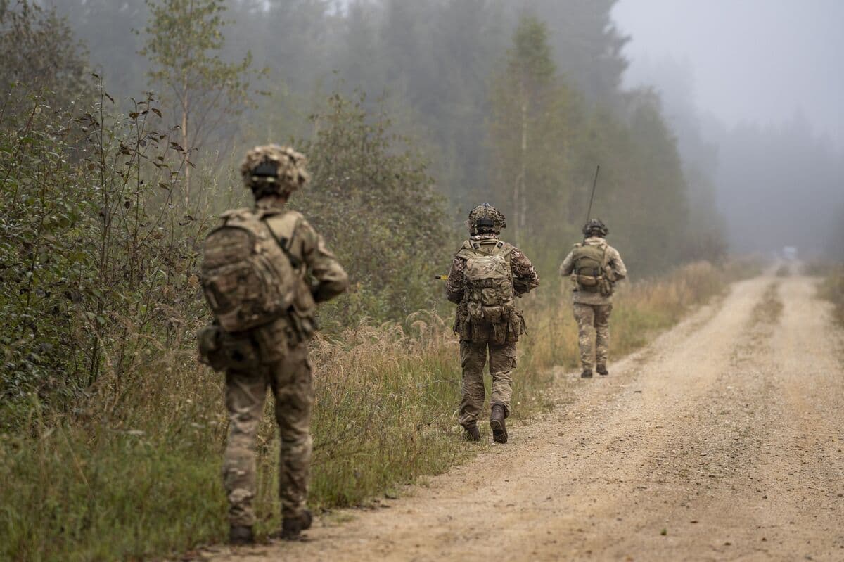 UK, Ireland Renew Defense Pact in Bid to Boost Security Ties