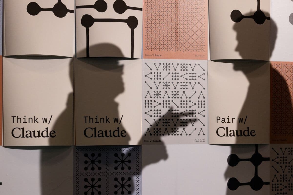 Global Capitalism Places Its Future on AI, Raising Concerns Among Voters