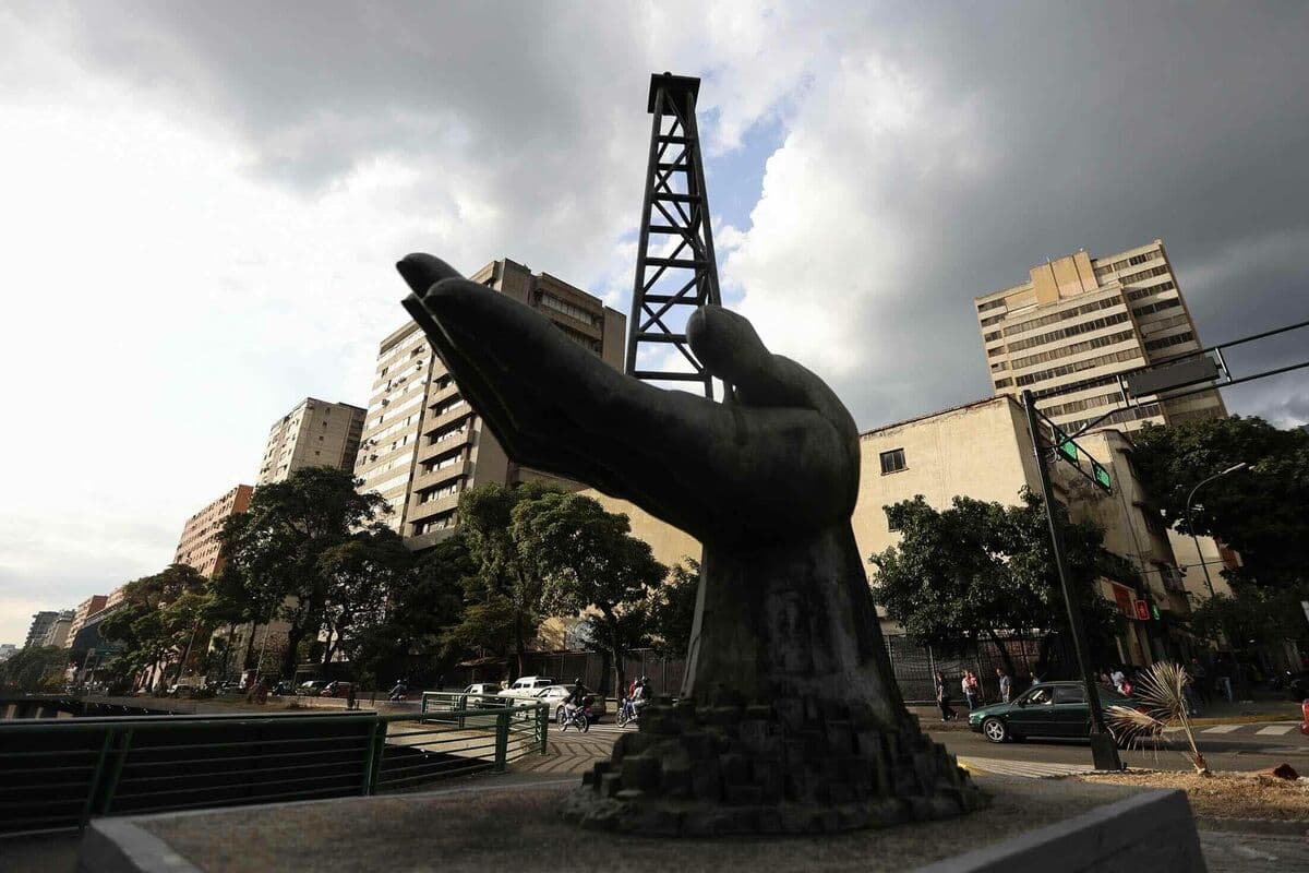 Venezuela Aims to Restore Investor Confidence Through Debt Restructuring