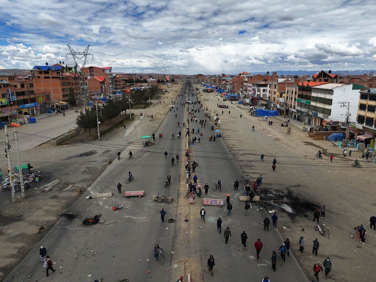Political Turmoil Disrupts Investor Confidence in Emerging Markets