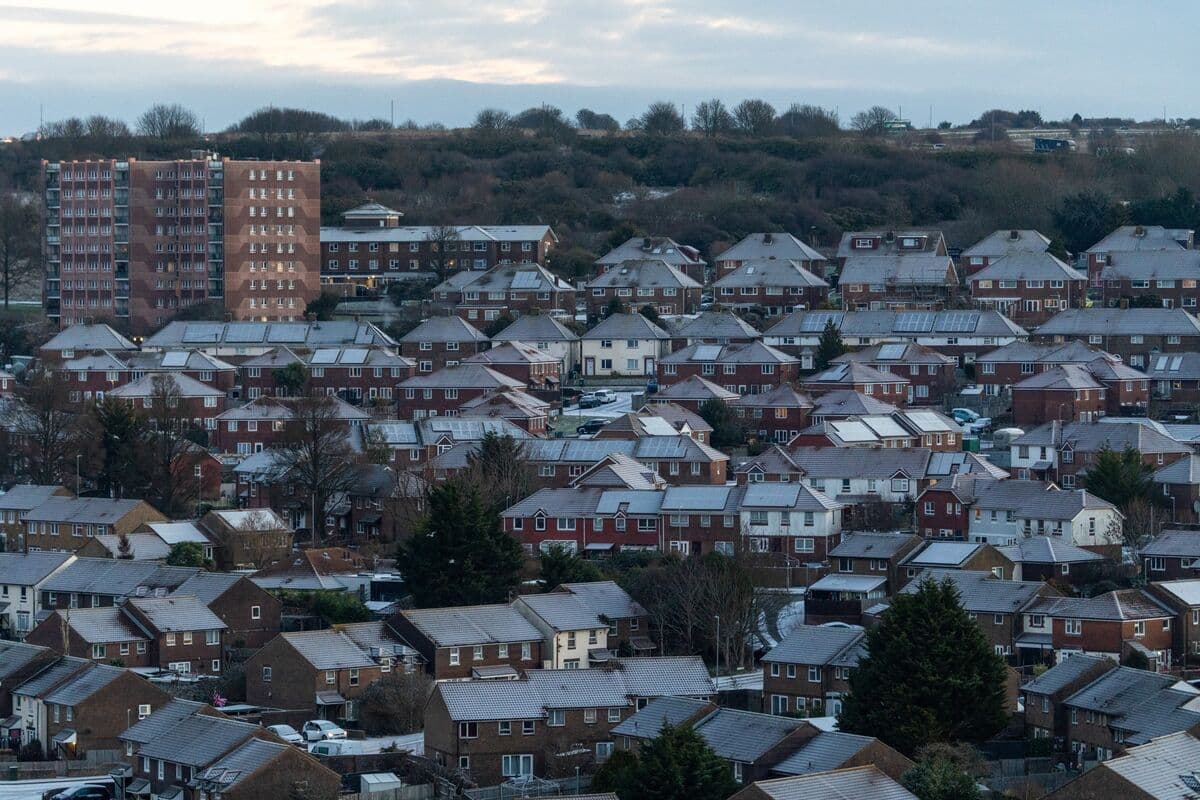 UK Housing Market Shows Early Signs of Stabilization, According to Agents