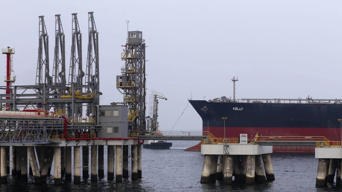 Oil Prices Decline Following Report of US-Iran Truce Extension Agreement