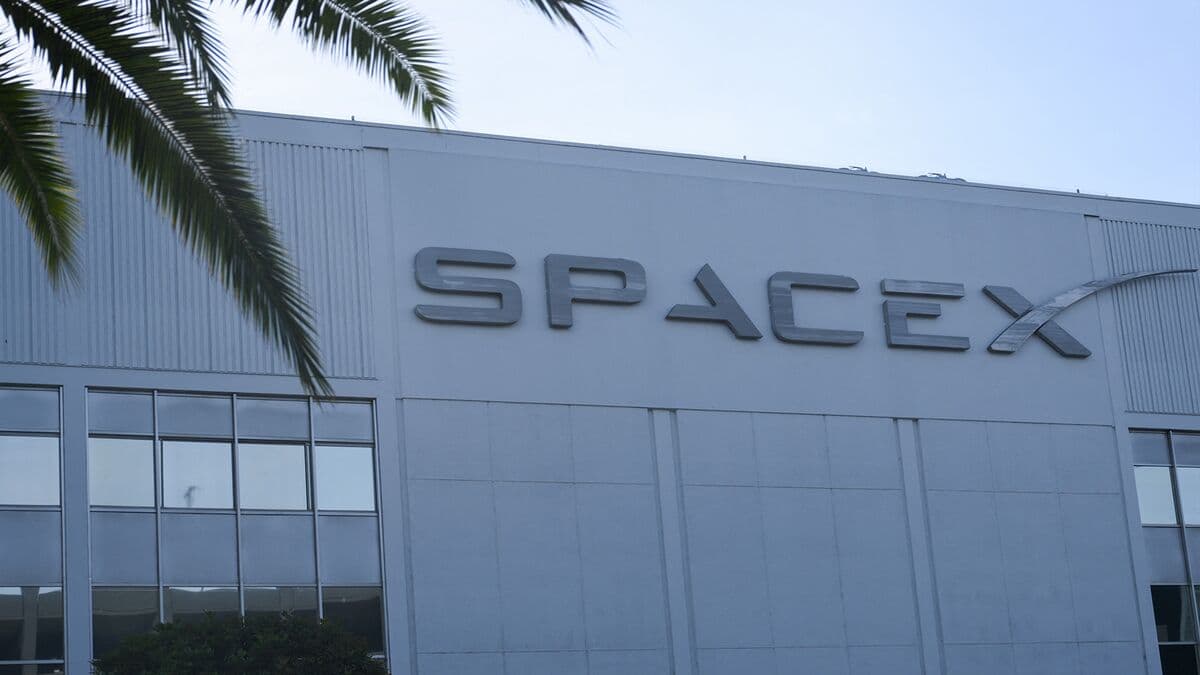 SpaceX's IPO Attracts Billions in Orders Ahead of Trading Launch