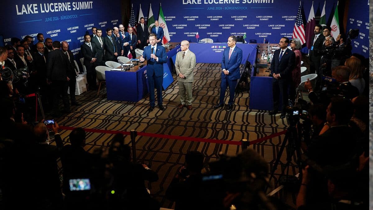 Iran Delegation Leaves Summit Without Joint Photo with US Officials