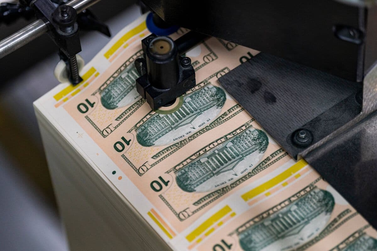 India Considers Additional Measures to Enhance Dollar Inflows