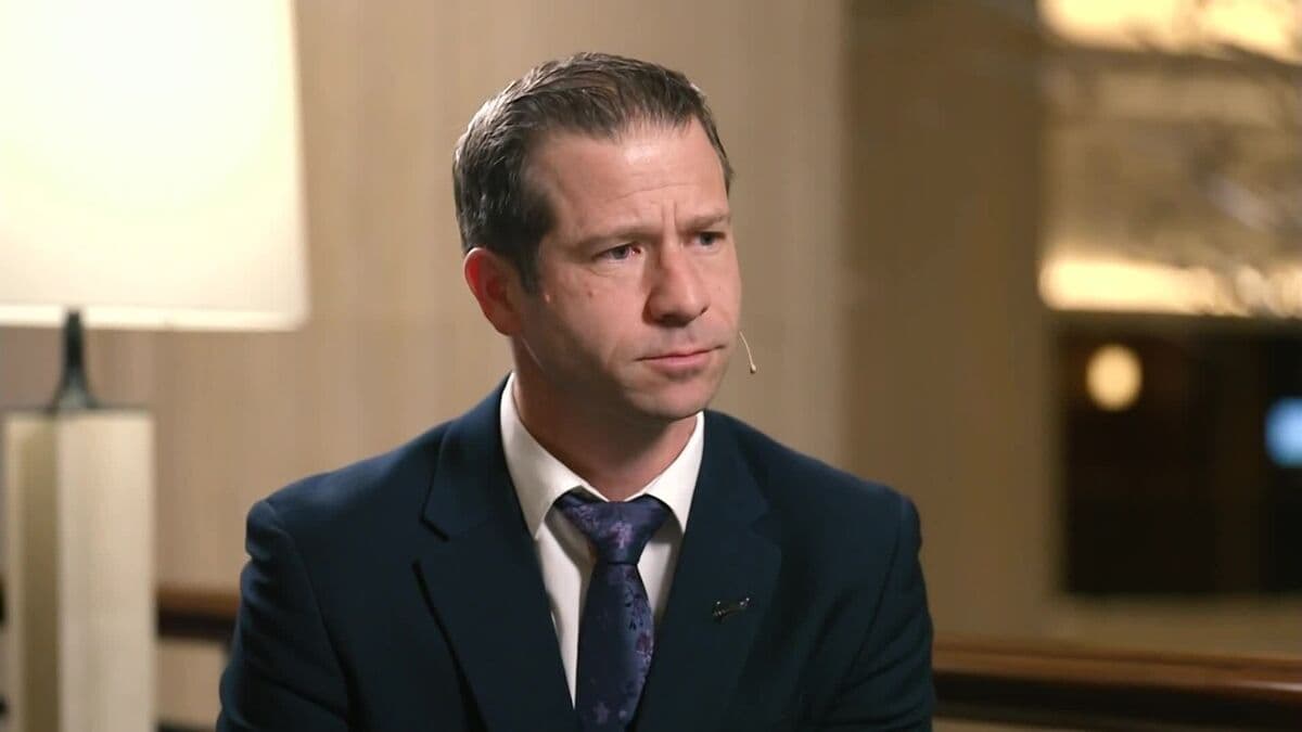 Australia's Defense Minister Discusses Hormuz and Security Concerns