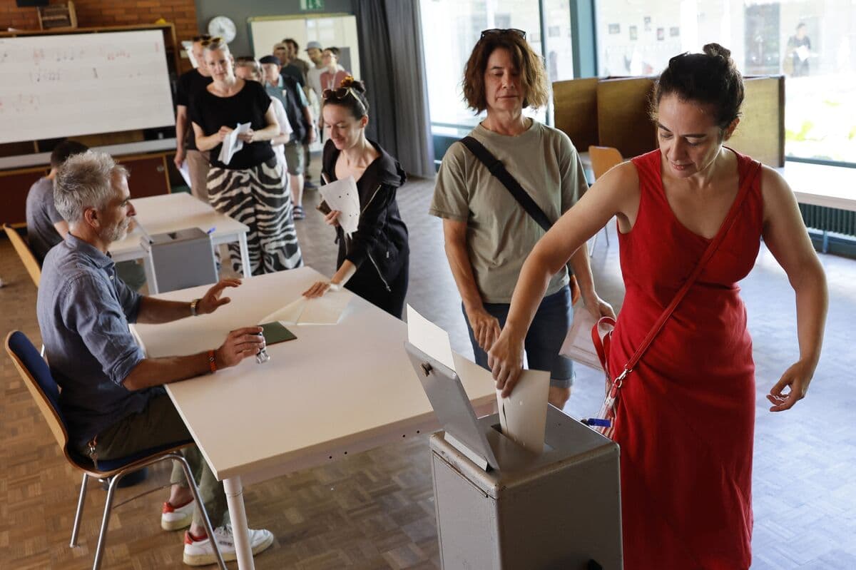 Swiss Voters Show Support for EU Ties Following Population Cap Rejection
