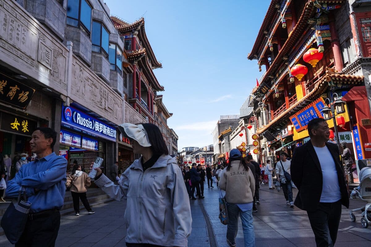 Russia Launches Second Sale of Yuan-Denominated Bonds Following Putin's Beijing Visit