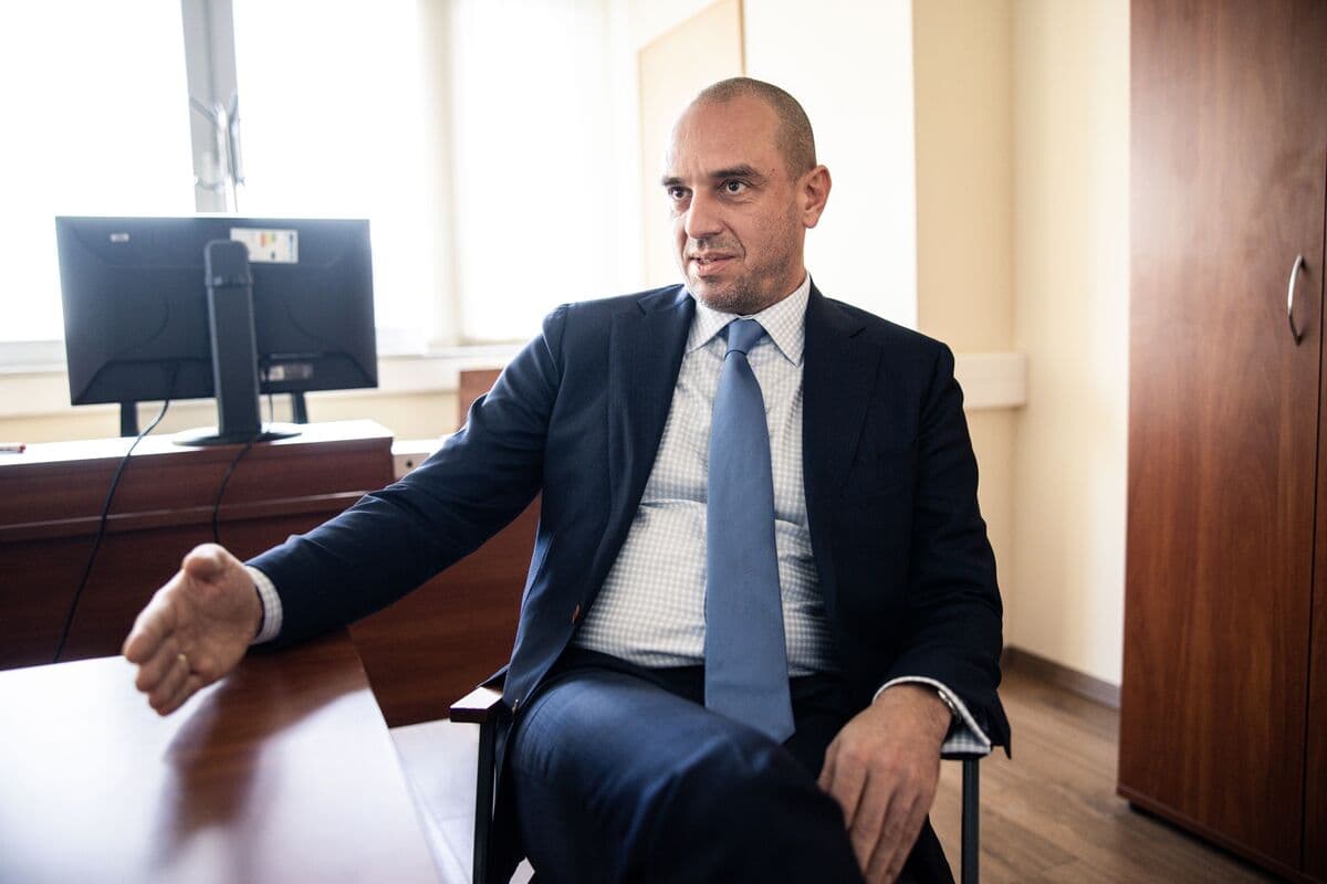Hungary's Anti-Graft Chief Claims Orban-Era Corruption Cost $194 Billion